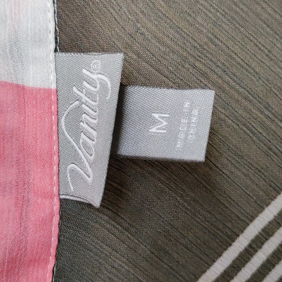 🌺Vanity women blouse - Picture 8 of 9